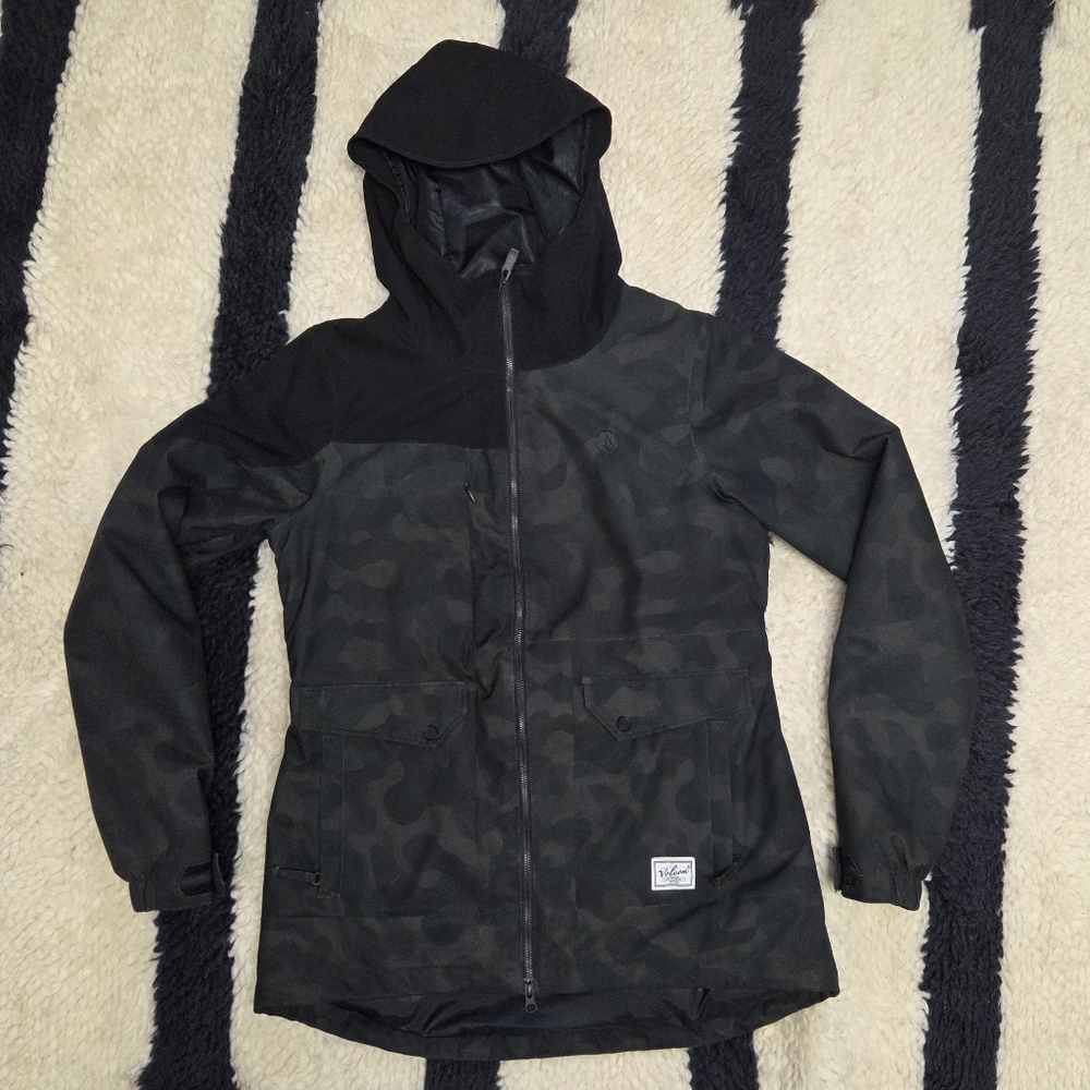 Volcom Black and Camo Ski Snowboard Jacket - Size Large
